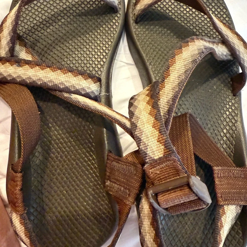 Women chacos - Picture 1 of 2